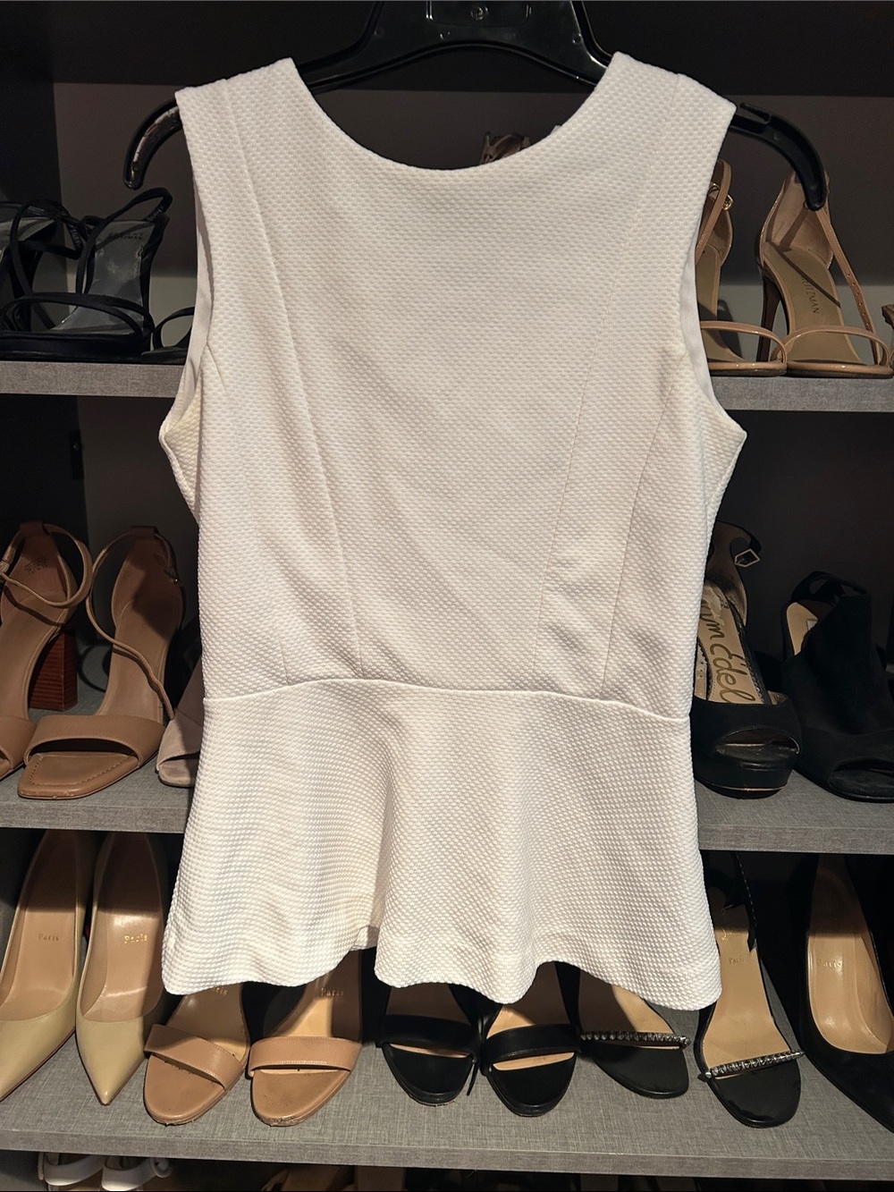 H&M White Textured Sleeveless Peplum Top
